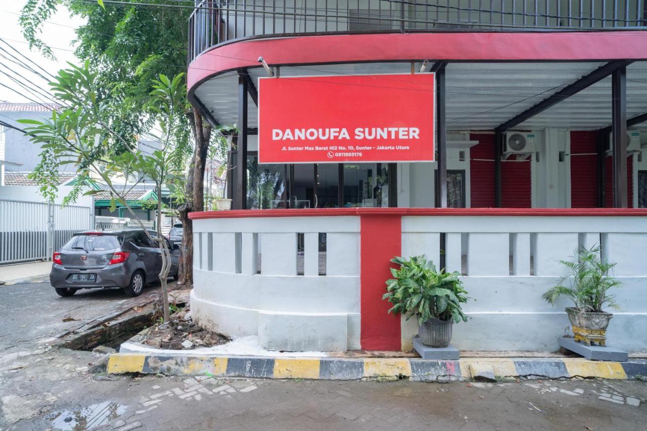 Reddoorz Plus Near Itc Cempaka Mas 2 Jakarta Exteriör bild