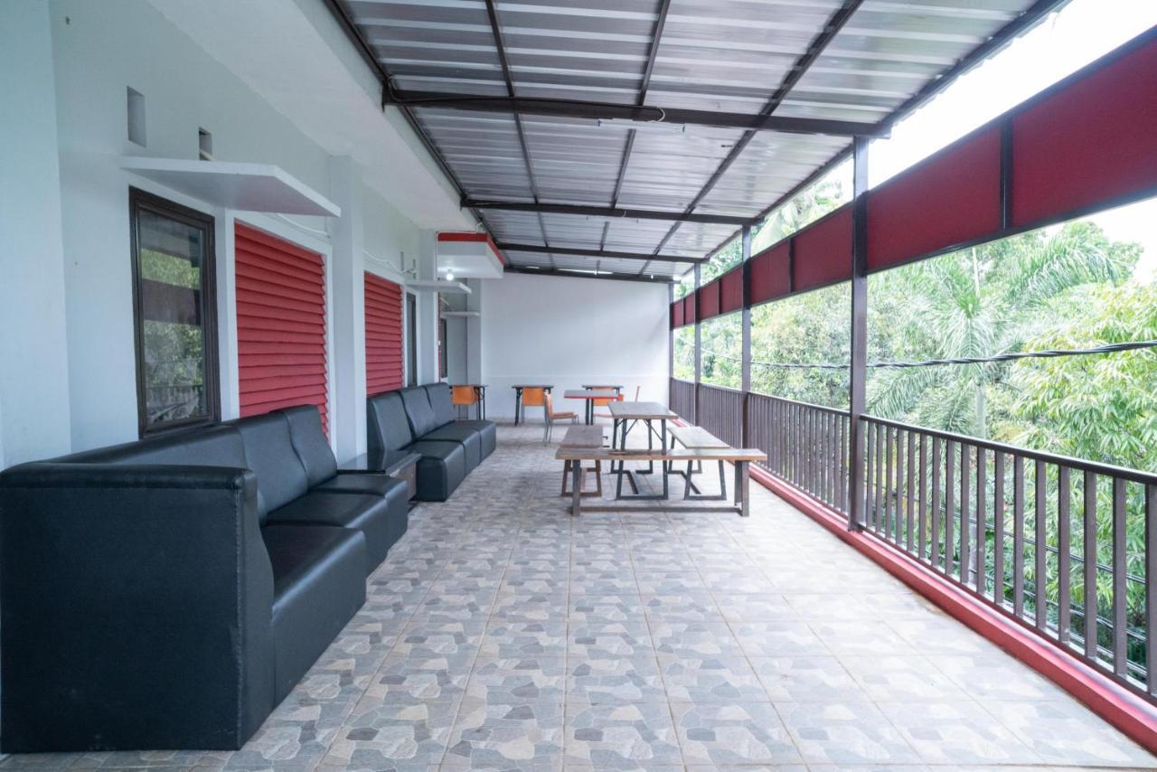 Reddoorz Plus Near Itc Cempaka Mas 2 Jakarta Exteriör bild