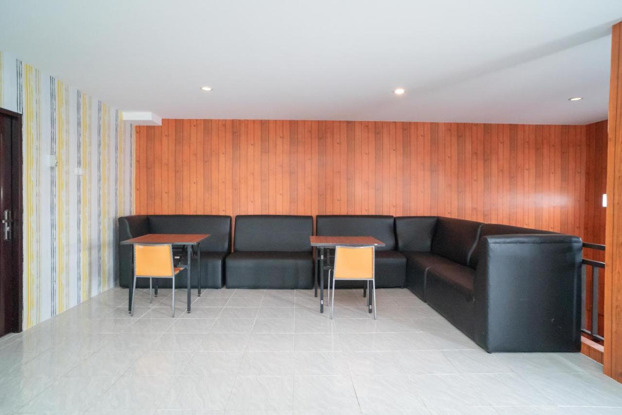 Reddoorz Plus Near Itc Cempaka Mas 2 Jakarta Exteriör bild