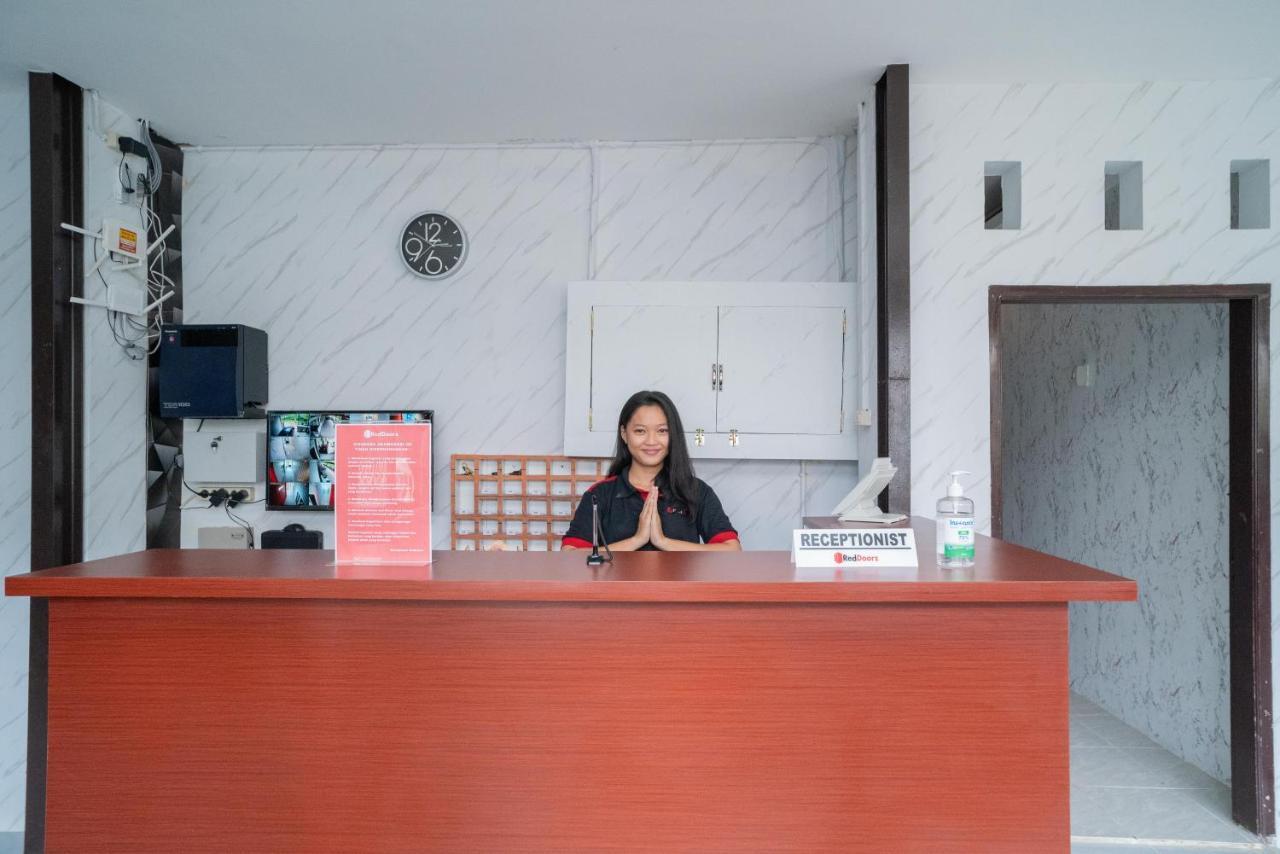 Reddoorz Plus Near Itc Cempaka Mas 2 Jakarta Exteriör bild