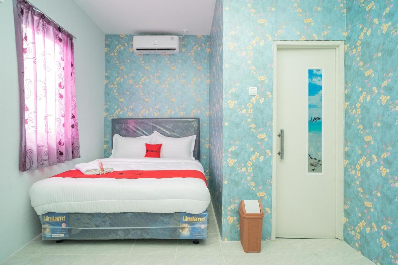 Reddoorz Plus Near Itc Cempaka Mas 2 Jakarta Exteriör bild